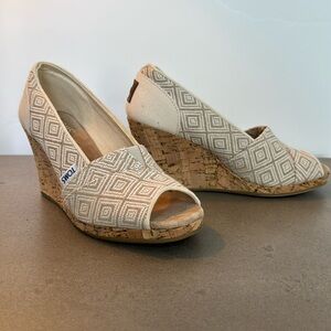 Brand New Toms Natural Woven Diamond Wedge